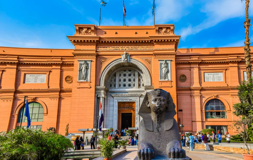 Day Tour to Egyptian Museum and Old Cairo